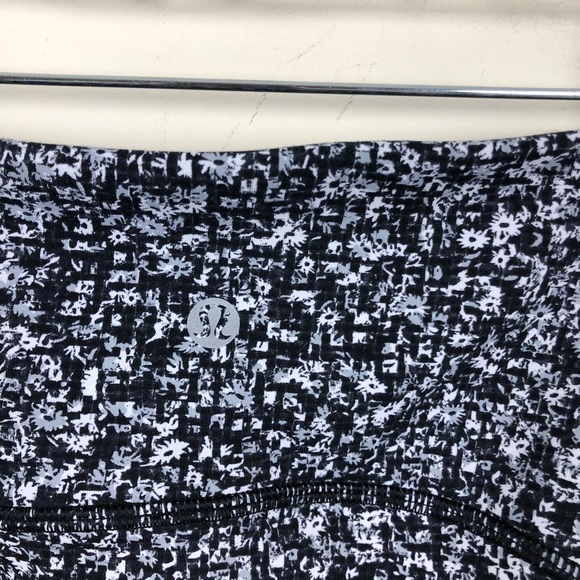 Lululemon Sole Training 7/8 Tight Daisy Alpine - Picture 7 of 8